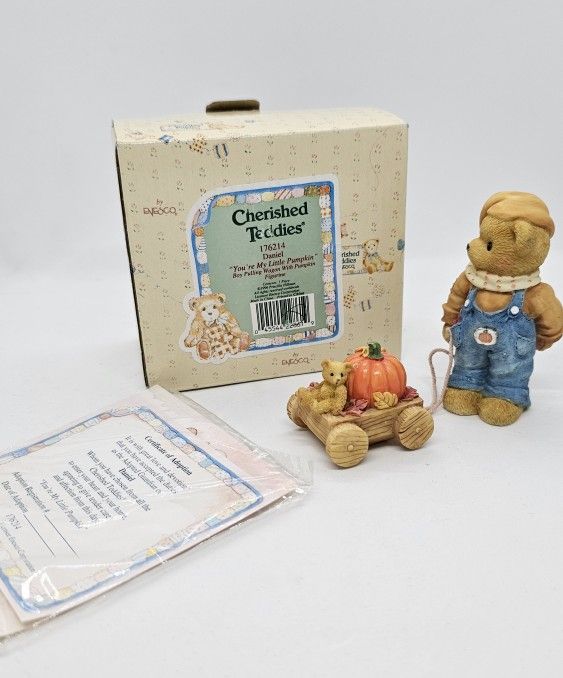 Cherished Teddies Daniel You’re My Little Pumpkin Boy Wagon Figurine 176214 Fall
Excellent CONDITION, STORED IN THE BOX, COMES WITH ORIGINAL PACKAGI