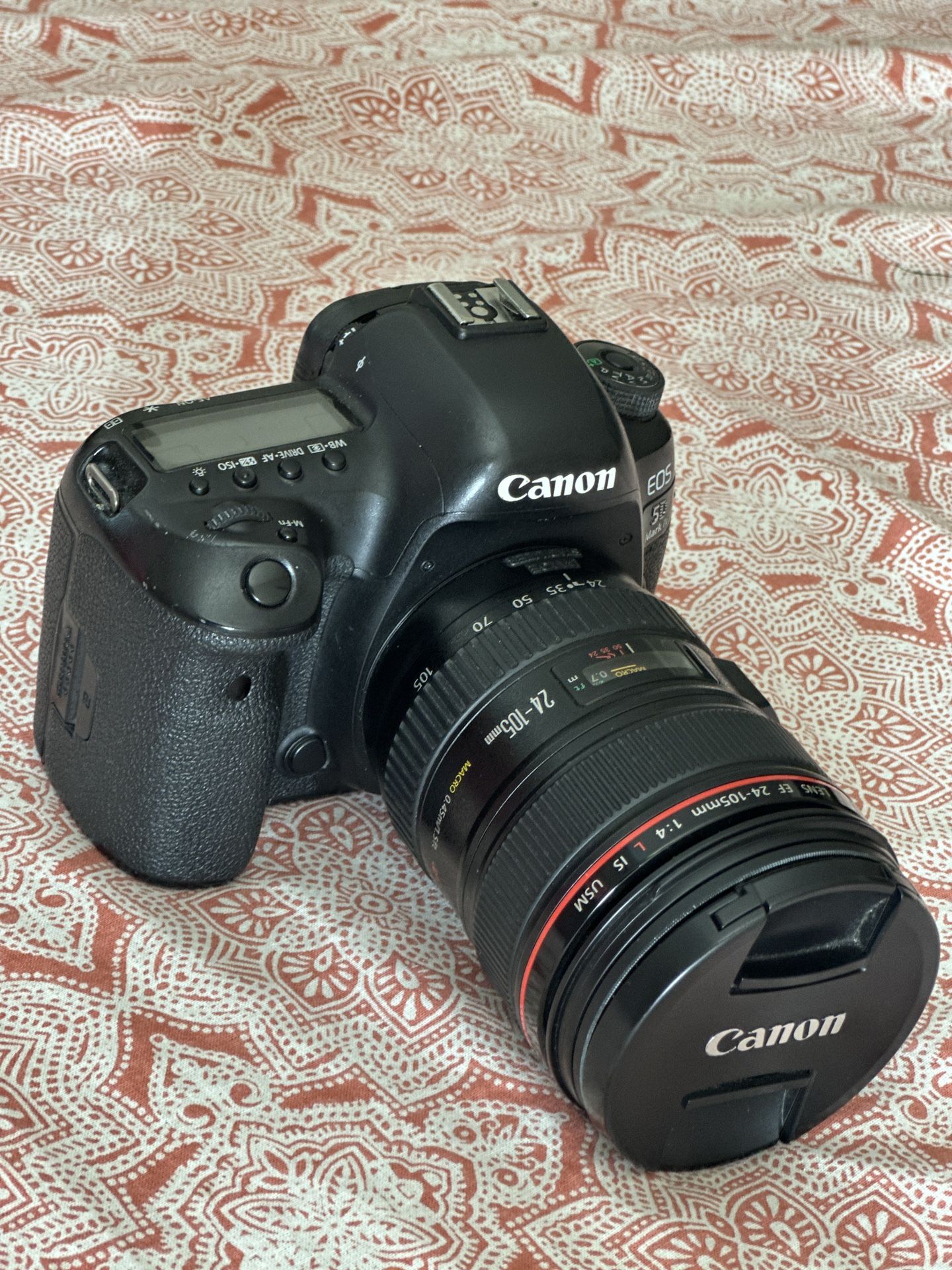 Canon 5D Mark IV + Accessories – Professional DSLR Kit