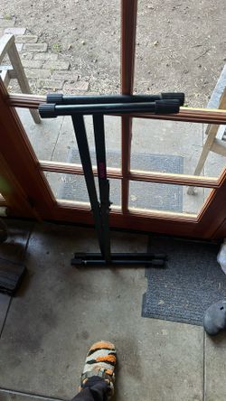 Keyboard Holder On Stage Squeeze Trigger