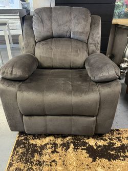 Rocking//Recliner Chai.  $289.