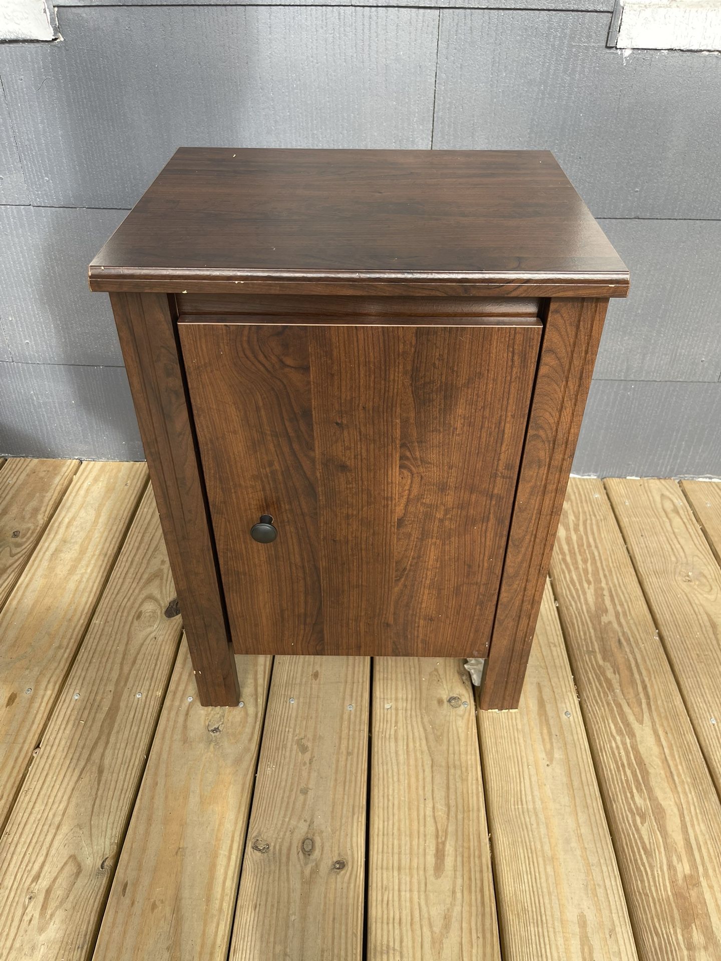 Dark wood small side table/shelf with door in great condition
