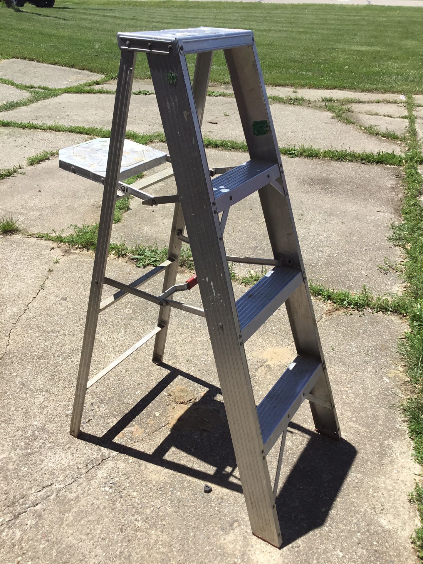 4’ Aluminum Ladder