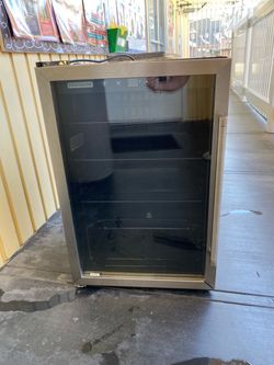 Small school refrigerator for drinks
