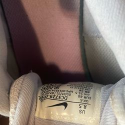 Nike Sneakers women's size 8.5