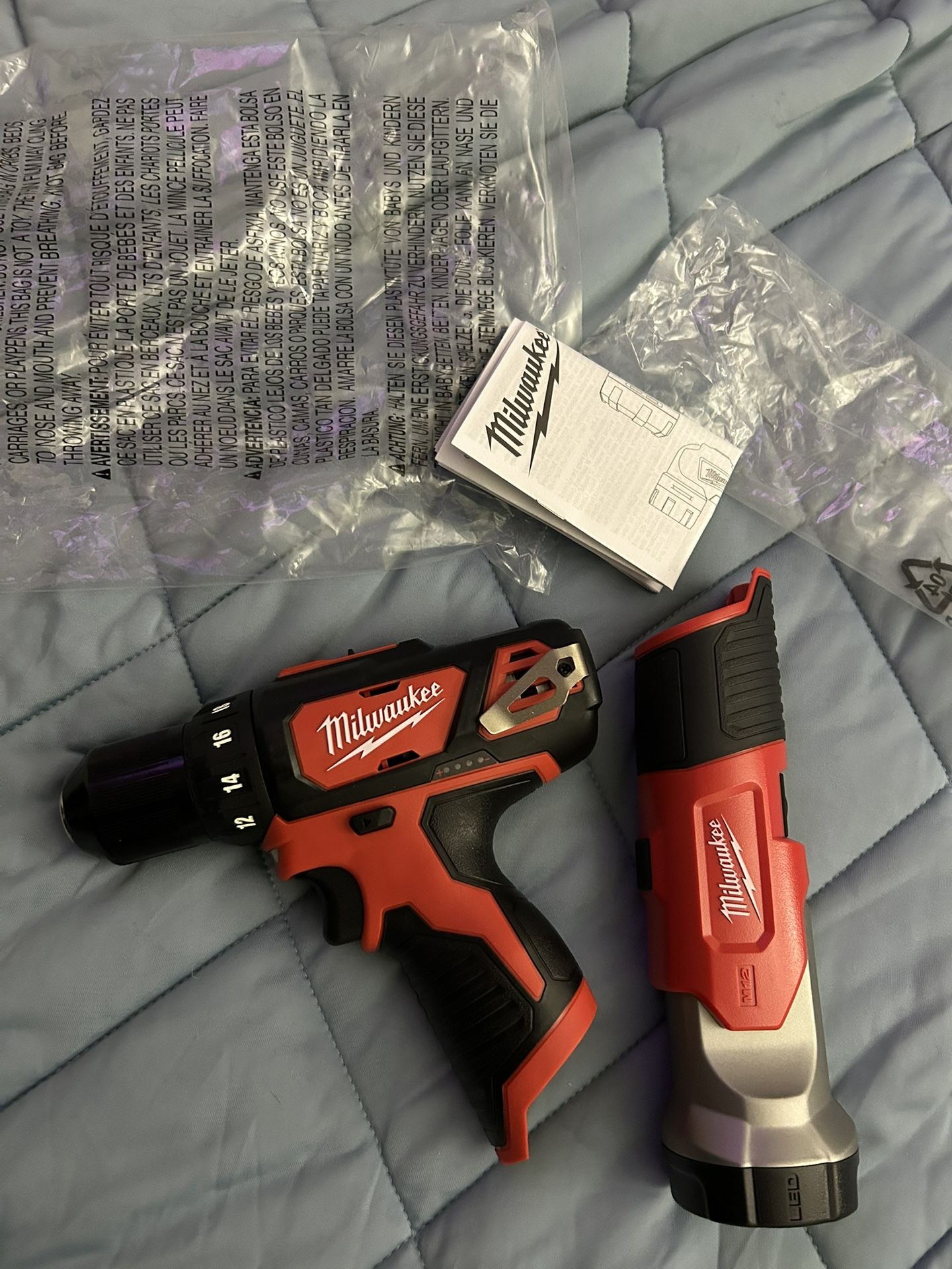 Milwaukee M12 Drill And Flash Light