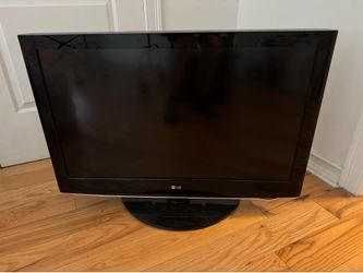 Used 37" Class Full High Definition 1080p LCD TV (37.0" diagonal)