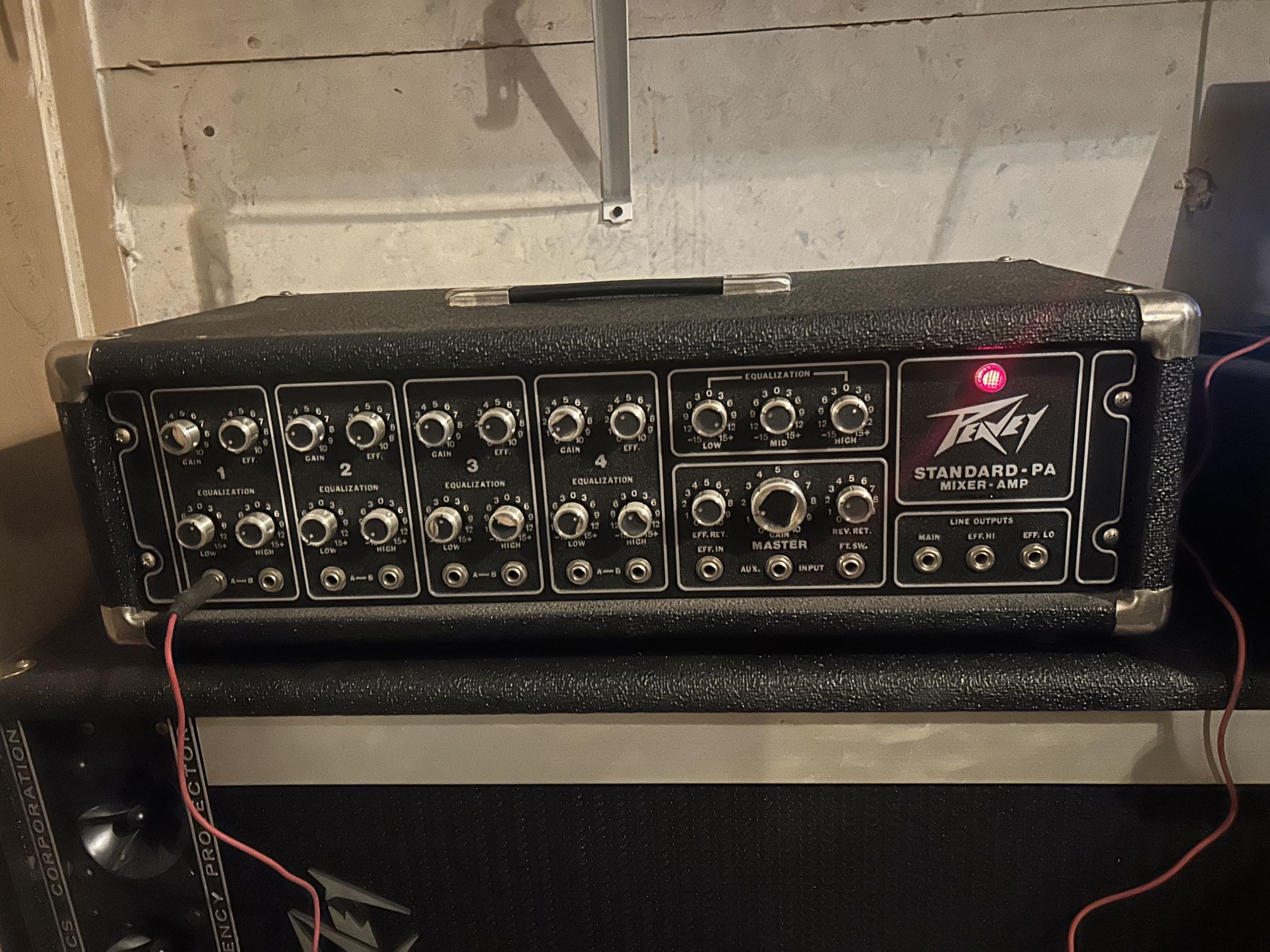 Vintage 1970s Peavy 260h 400w Amp Head And Pair Of Peavy E410 (4x10”) Tower Speakers