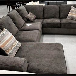 U Shape Huge Sectional Couch With Chaise/ Fast Delivery 