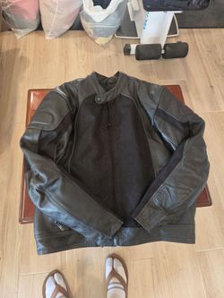 Motorcycle riding jacket