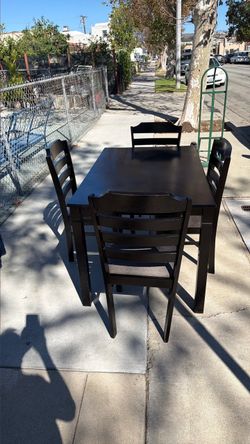 Dinning table  and 4 chairs