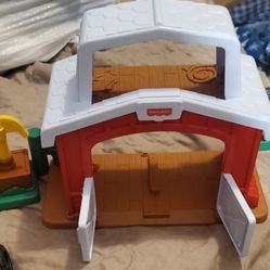 Fisher-Price Barn With Water Pump And Apples