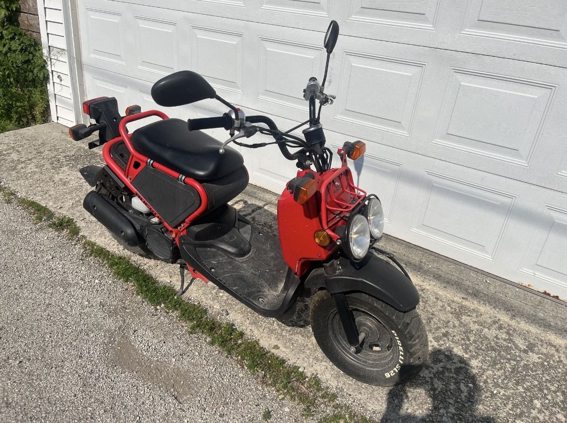 2009 Honda NPS50 scooter