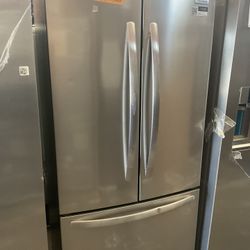 New Frigidaire 32’’ 18 cu ft Counter Depth French Door Refrigerator In Stainless Steel  