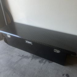 High Quality UWS Truck Bed Tool Box - Black Diamond Plate - Keys/Manual Incl.