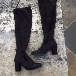 Black Boots Size 7.5