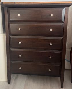 Dark Espresso Wood 5-Drawer Dresser / Chest of Drawers