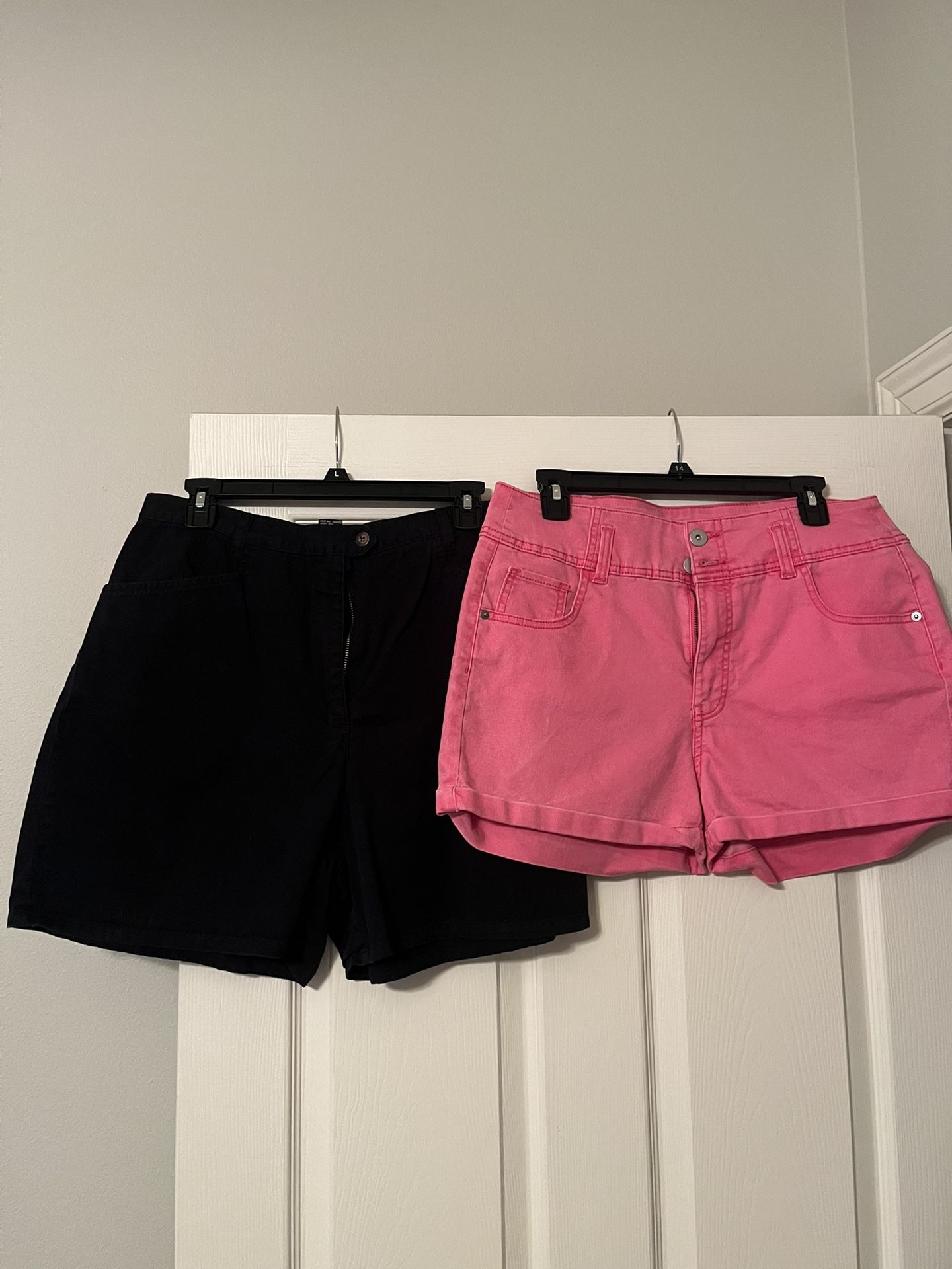 Women’s Shorts, Size 14
