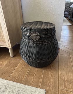 Wicker Basket Storage With Lid