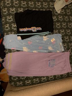 Size 1X bundle , 4 piece of sweatpants, leggings yoga pants, bike shorts all from Disney store