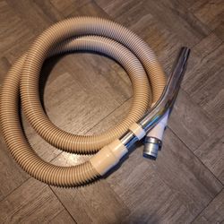 Vacuum Hose.  Good Condition 