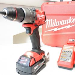 M18 Milwaukee FUEL 1/2" Hammer Drill Contractor Set 