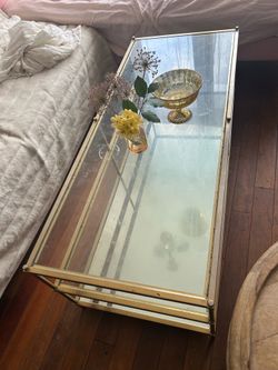 Giveaway Coffee table, twin bed, full bed bunk bed with twin in top