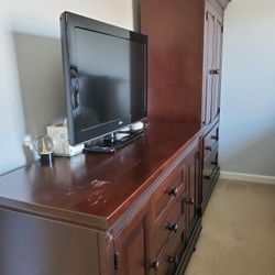 Cherry Wood Bedroom Set (Full Size Bed)