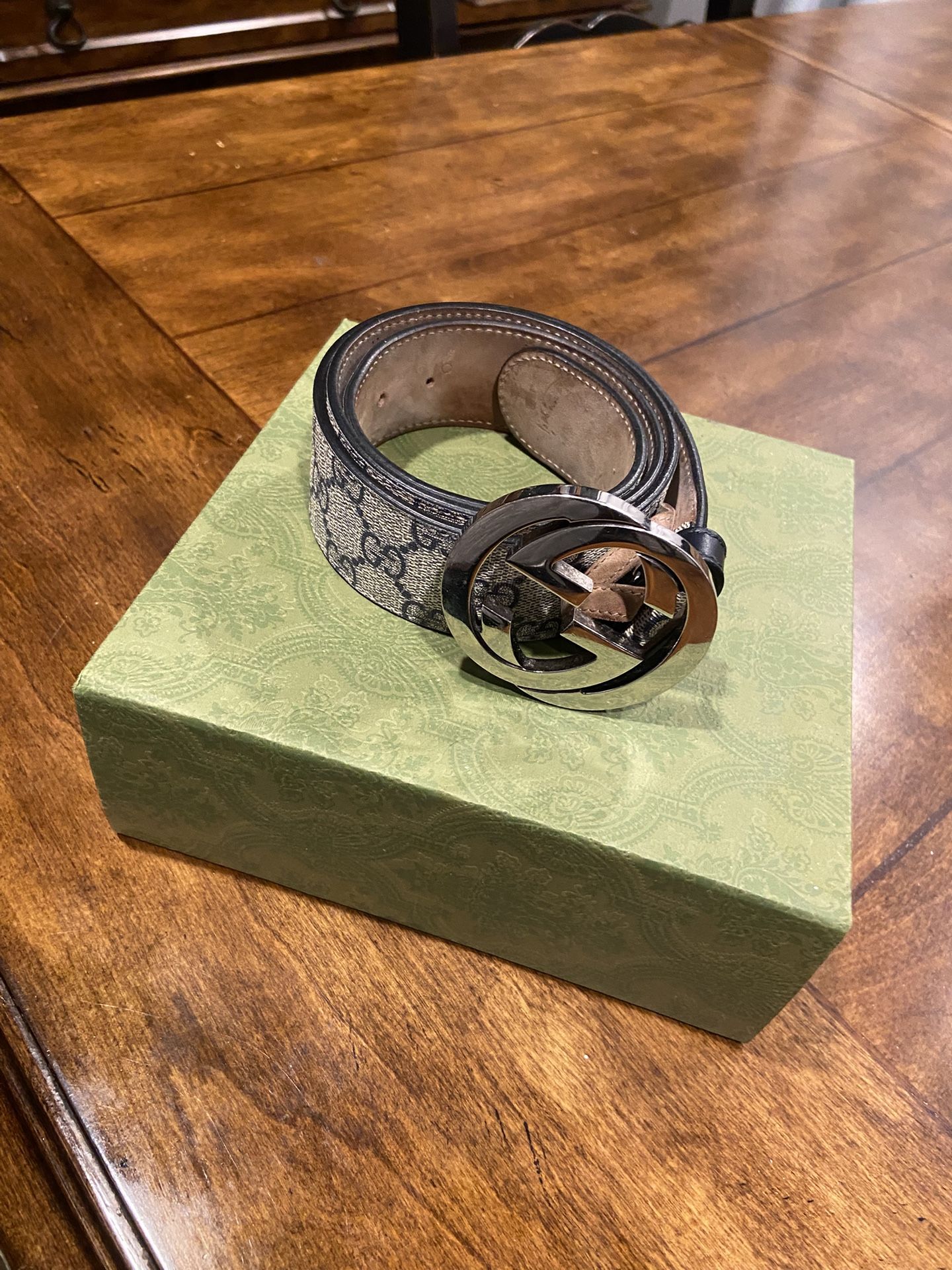 Authentic Men’s Gucci GG Supreme Belt