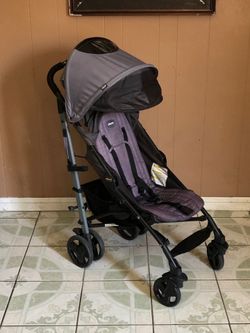 CHICCO LIGHT WEIGHT STROLLER!!!!