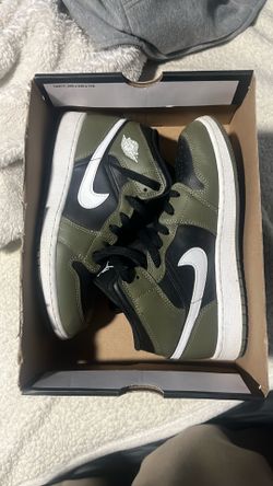 Jordan 1’s Mid Olive Green
