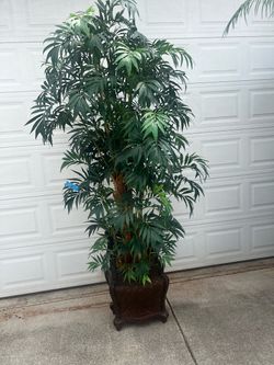 9”feet tall fake plant