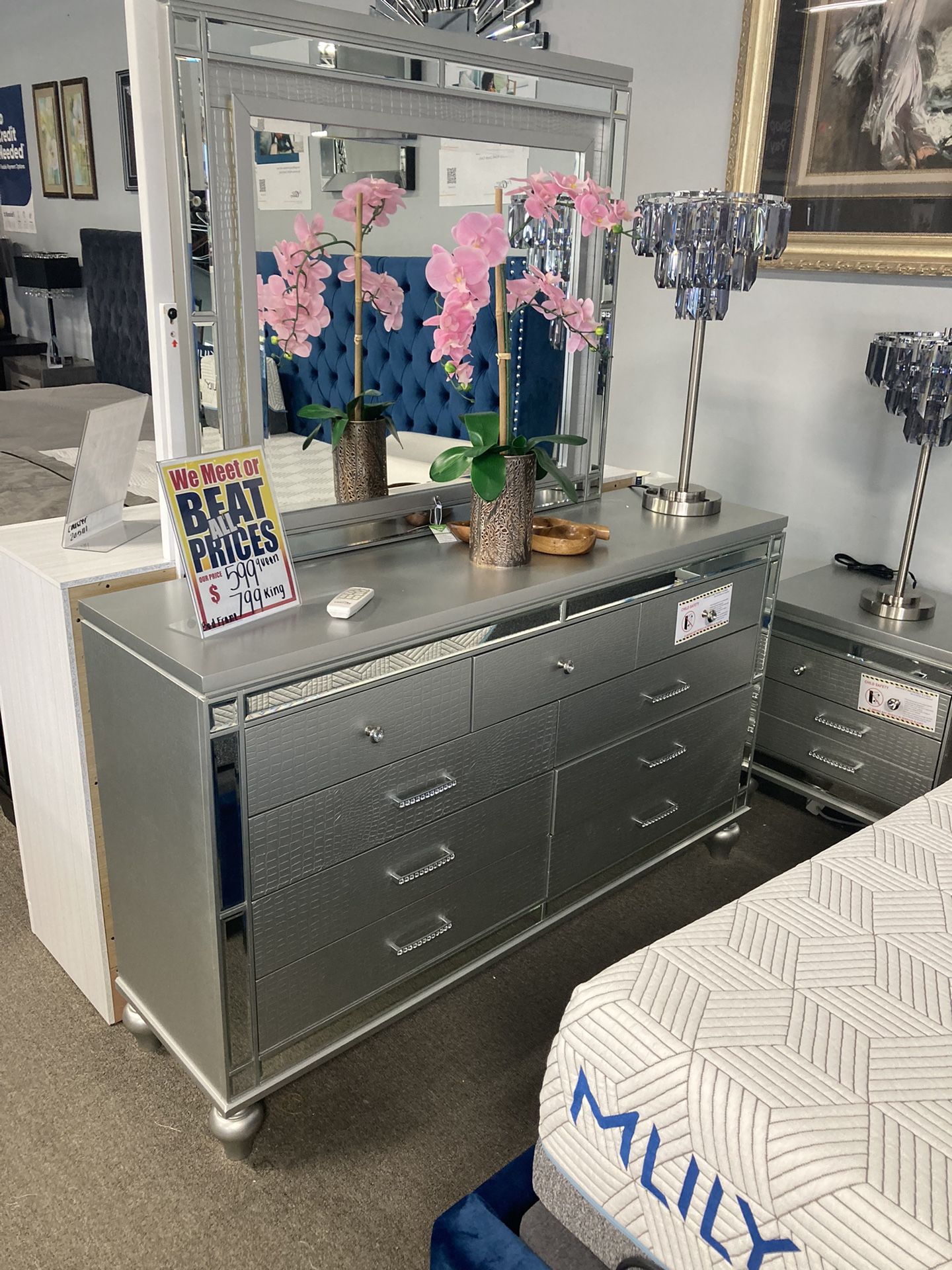 Dresser Mirror Nightstand! βοΈπβ¨ $999!