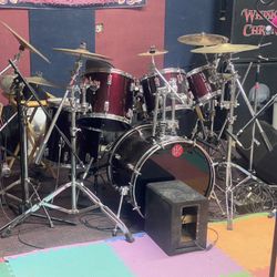 9 Piece Pearl Drum Kit Shells Hardware, Cymbols, Double, DW 5000 Pedal Great For Any Drummer  OBO