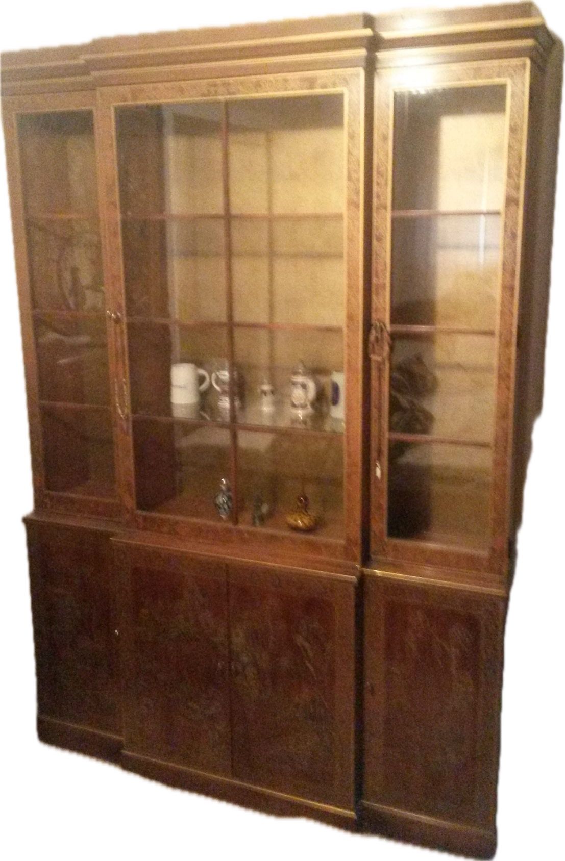 Drexel Curio Cabinet Oriental In Lay