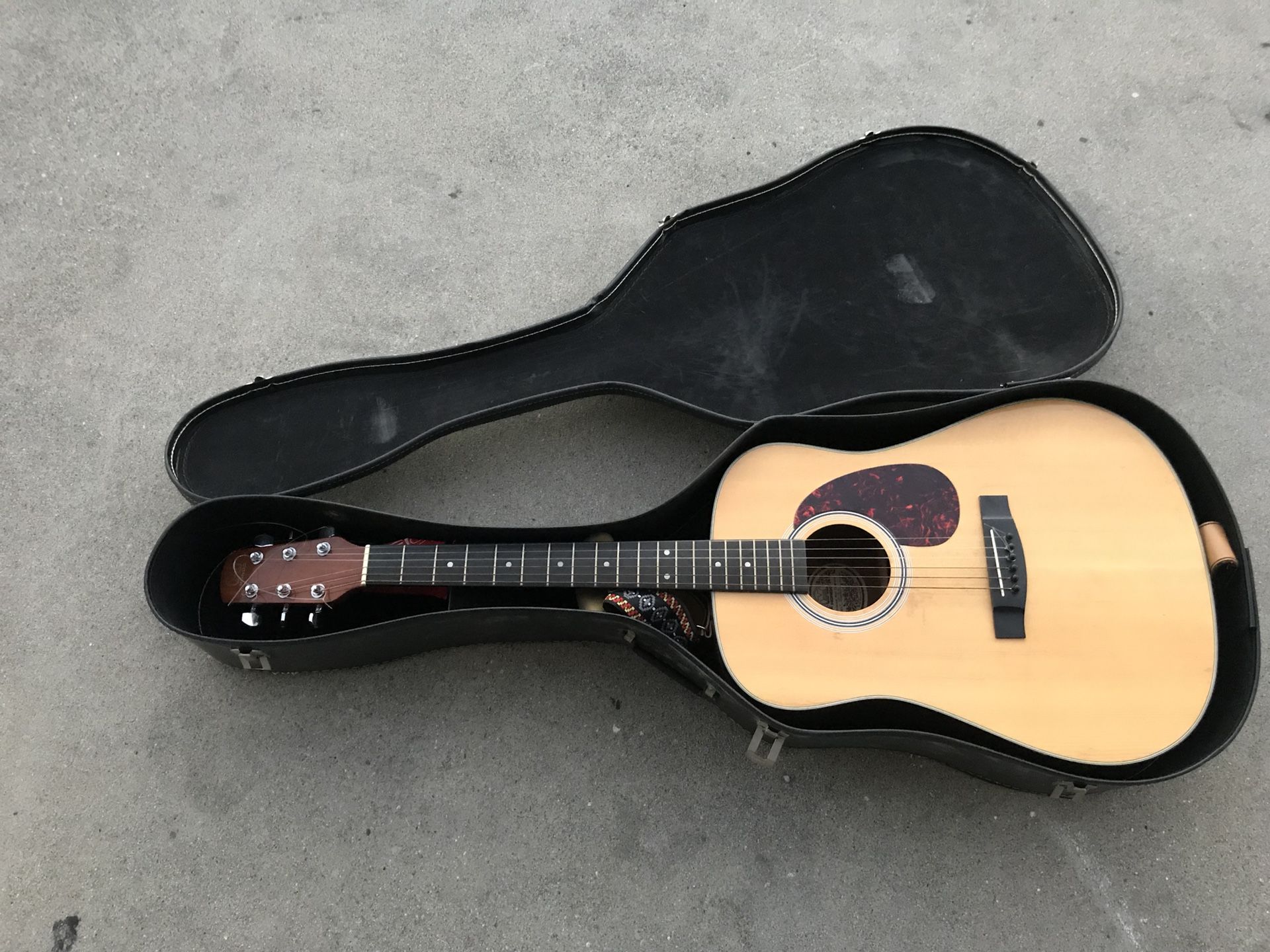 Hondo H125 Acoustic Guitar