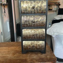 Art  jewelry box