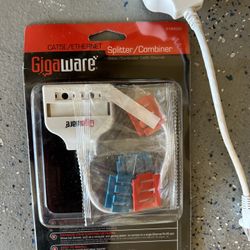 Gigaware CAT5E/Ethernet Splitter/Combiner 