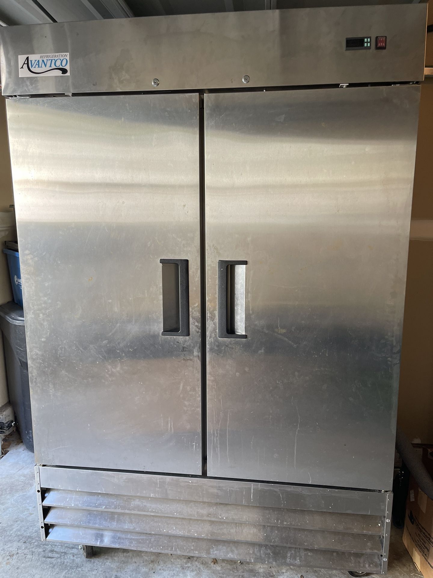 Avantco A-49F-HC 54" Solid Door Reach-In Freezer