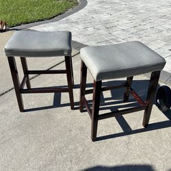 2  bar stools