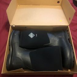 Muck size 12 Work boots.