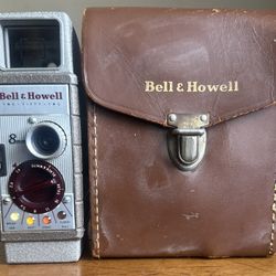 Vintage Bell & Howell Two-Fifty-Two Non Reflex 8mm Film Movie Cine Camera w/Case