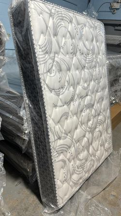 New Queen size pillow top mattress for sale - Free delivery 🚚
