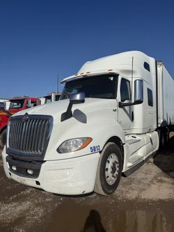 2020 International LT625 Semi