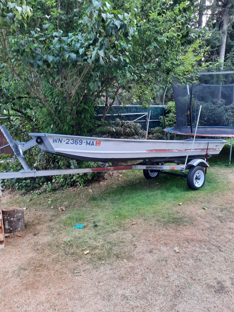 14 Ft Aluminum GamefisherJon Boat And Trailer In Excellent Condition 