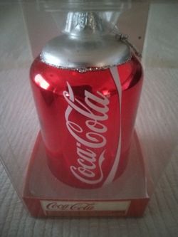 Vintage coca cola Xmas ornaments like new located in palm springs ca