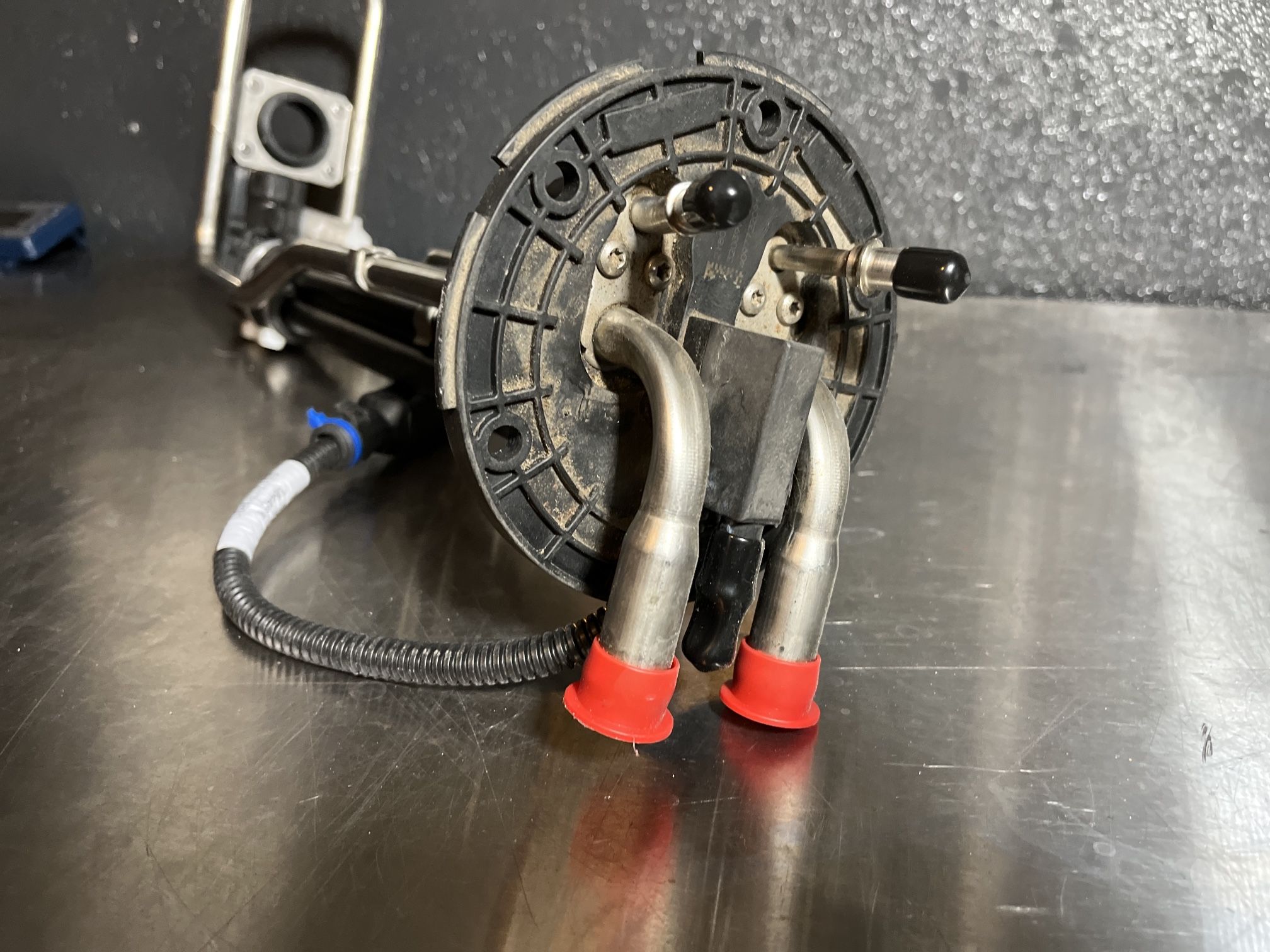 Diesel Exhaust Fluid (DEF) Head Unit/DEF QLS Sensor for all SCR vehicles