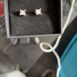 Diamond Stud Earrings 