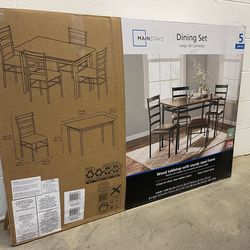 5 PIECE DINING SET ( BRAND NEW IN BOX )