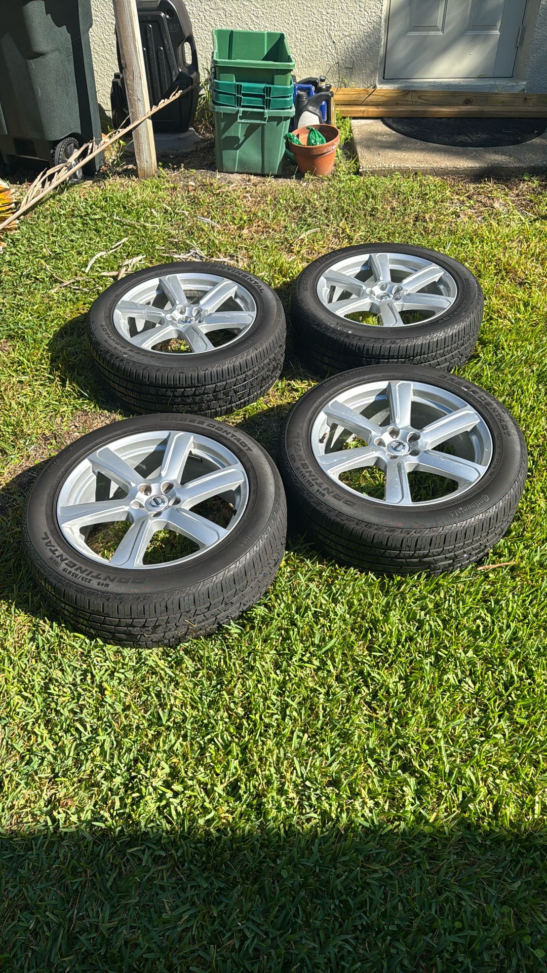 Volvo XC90 19” wheels and Continental All season tires.