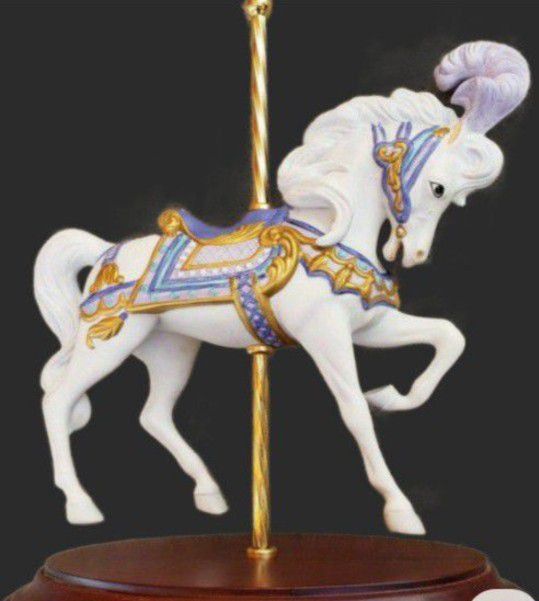 Gorgeous Franklin Mint 1989 "Carousel Majesty" the carousel horse statue figurine.